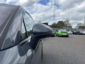 Porsche Macan Electric 