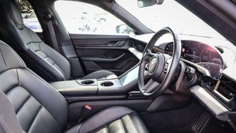Porsche Taycan 