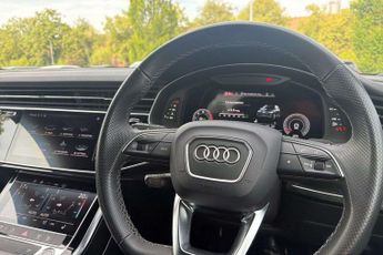 Audi Q7 Black Edition