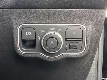 Mercedes-Benz EQB AMG Line Premium