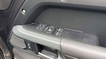 Land Rover Defender X-Dynamic HSE