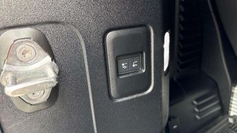Land Rover Defender X-Dynamic HSE