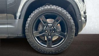 Land Rover Defender SE
