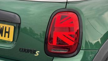 MINI Hatchback Cooper S Level 2