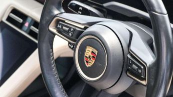 Porsche Taycan 