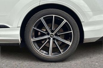 Audi Q7 Black Edition