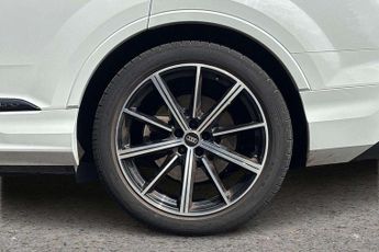 Audi Q7 Black Edition