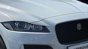 Jaguar F-PACE Chequered Flag