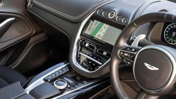 Aston Martin DBX 