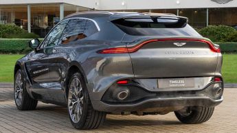 Aston Martin DBX 