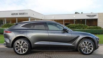 Aston Martin DBX 