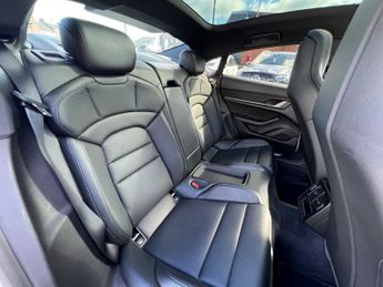 Porsche Taycan 4S