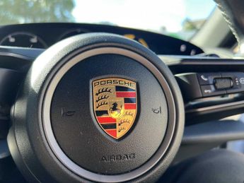 Porsche Taycan 4S