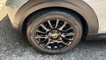 MINI Hatchback Cooper S Level 1