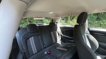 MINI Hatchback Cooper S Level 1