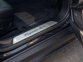 Porsche Taycan 