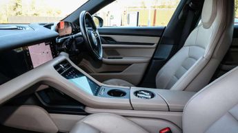 Porsche Taycan 