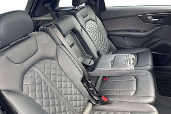 Audi Q7 SQ7 Black Edition