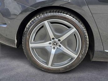 Mercedes-Benz EQE AMG Line