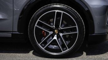 Porsche Cayenne Electric 