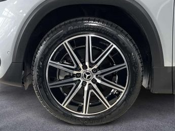 Mercedes-Benz EQB AMG Line Executive