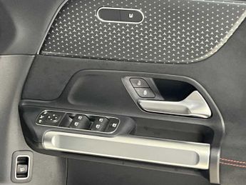 Mercedes-Benz EQB AMG Line Executive