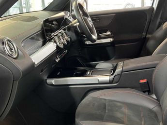 Mercedes-Benz EQB AMG Line Executive