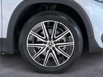 Mercedes-Benz EQB AMG Line Executive