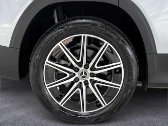 Mercedes-Benz EQB AMG Line Executive