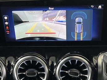 Mercedes-Benz EQB AMG Line Executive