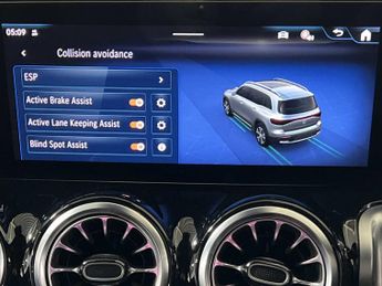 Mercedes-Benz EQB AMG Line Executive