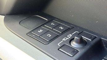 Land Rover Defender X-Dynamic SE