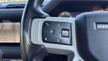 Land Rover Defender X-Dynamic SE