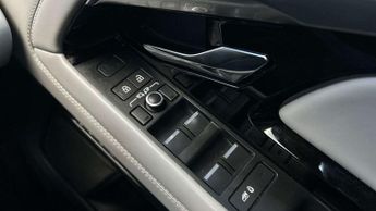 Land Rover Range Rover Evoque R-Dynamic HSE