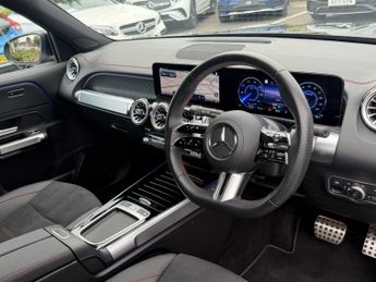 Mercedes-Benz EQB AMG Line Executive