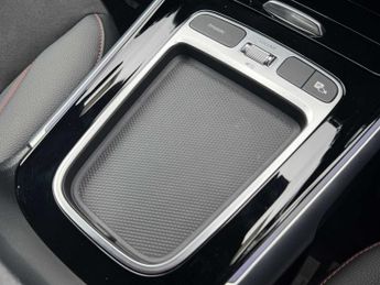 Mercedes-Benz EQB AMG Line Executive