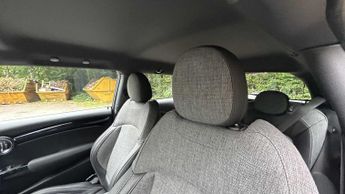 MINI Hatchback Cooper S Level 2