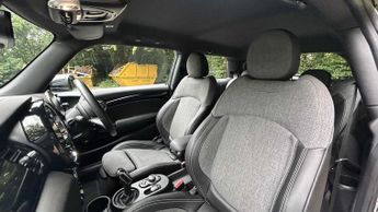 MINI Hatchback Cooper S Level 2