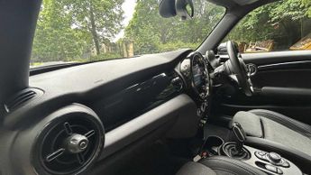 MINI Hatchback Cooper S Level 2