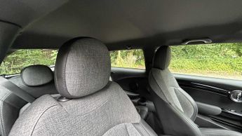MINI Hatchback Cooper S Level 2