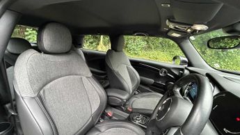 MINI Hatchback Cooper S Level 2