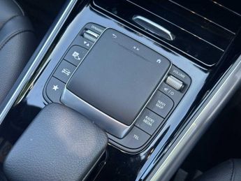 Mercedes-Benz EQA Sport