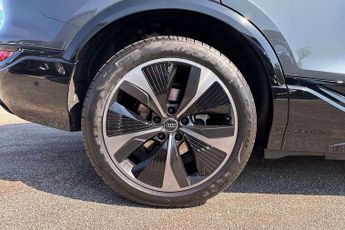 Audi Q6 Black Edition