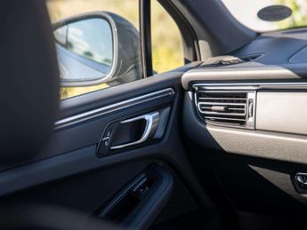 Porsche Macan Estate 