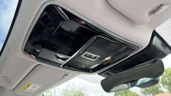 Land Rover Range Rover Velar Dynamic SE