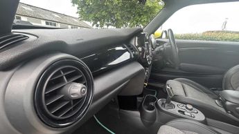MINI Hatchback Cooper S Level 2