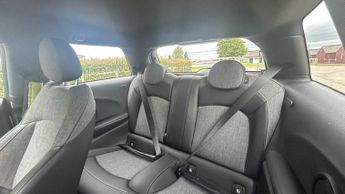 MINI Hatchback Cooper S Level 2
