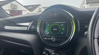 MINI Hatchback Cooper S Level 2