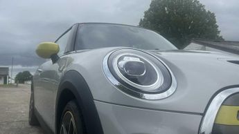 MINI Hatchback Cooper S Level 2