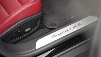 Porsche Taycan 